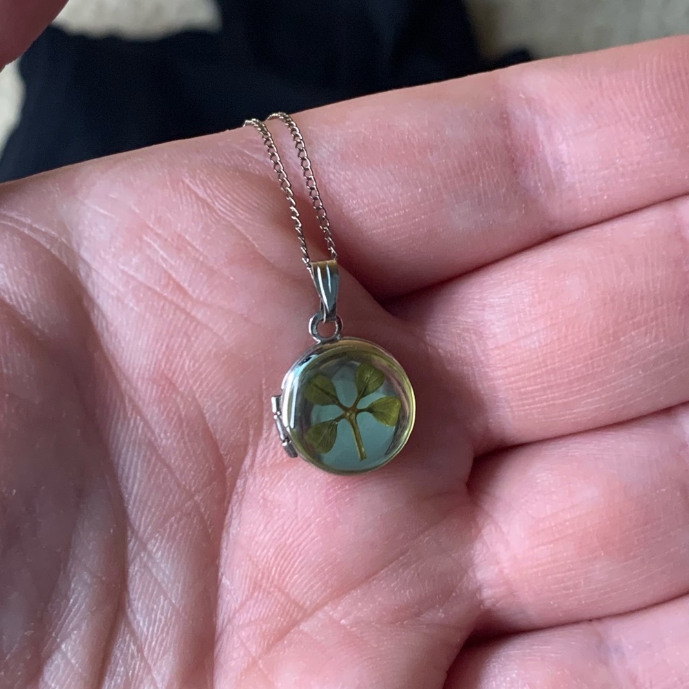 Necklace - Picture 2 of 2